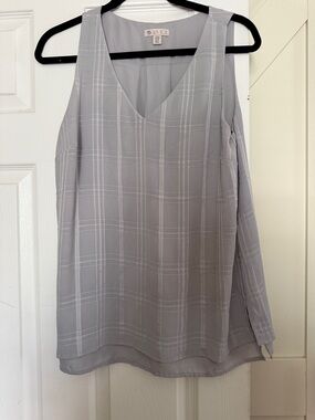 Lila Rose Light Gray Plaid V-Neck Sleeveless Tank